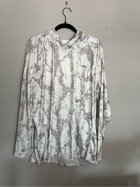 Men's Long-Sleeve Hooded Shirt in White and Light Gray